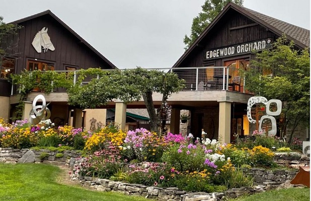 Edgewood Orchard Galleries- Fish Creek Featuring Midwest’s Best Artists